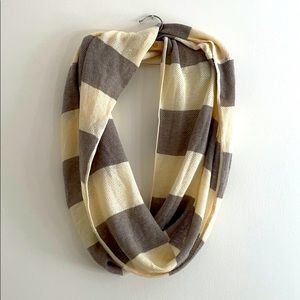 Lululemon circle scarf